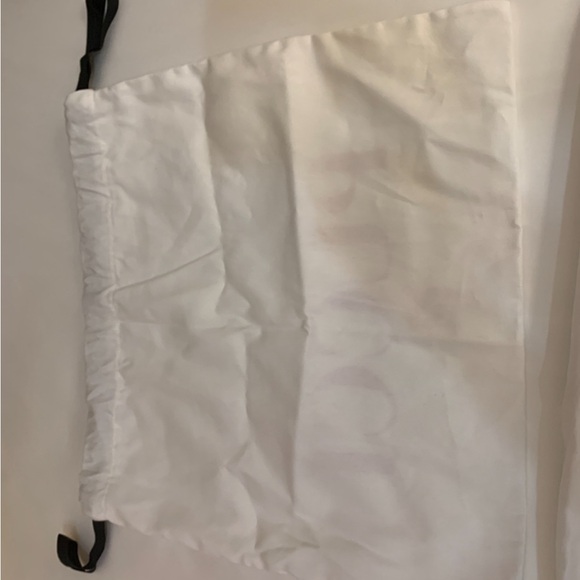 Brand new authentic Emilio Pucci dust bag with strings . - Picture 3 of 5